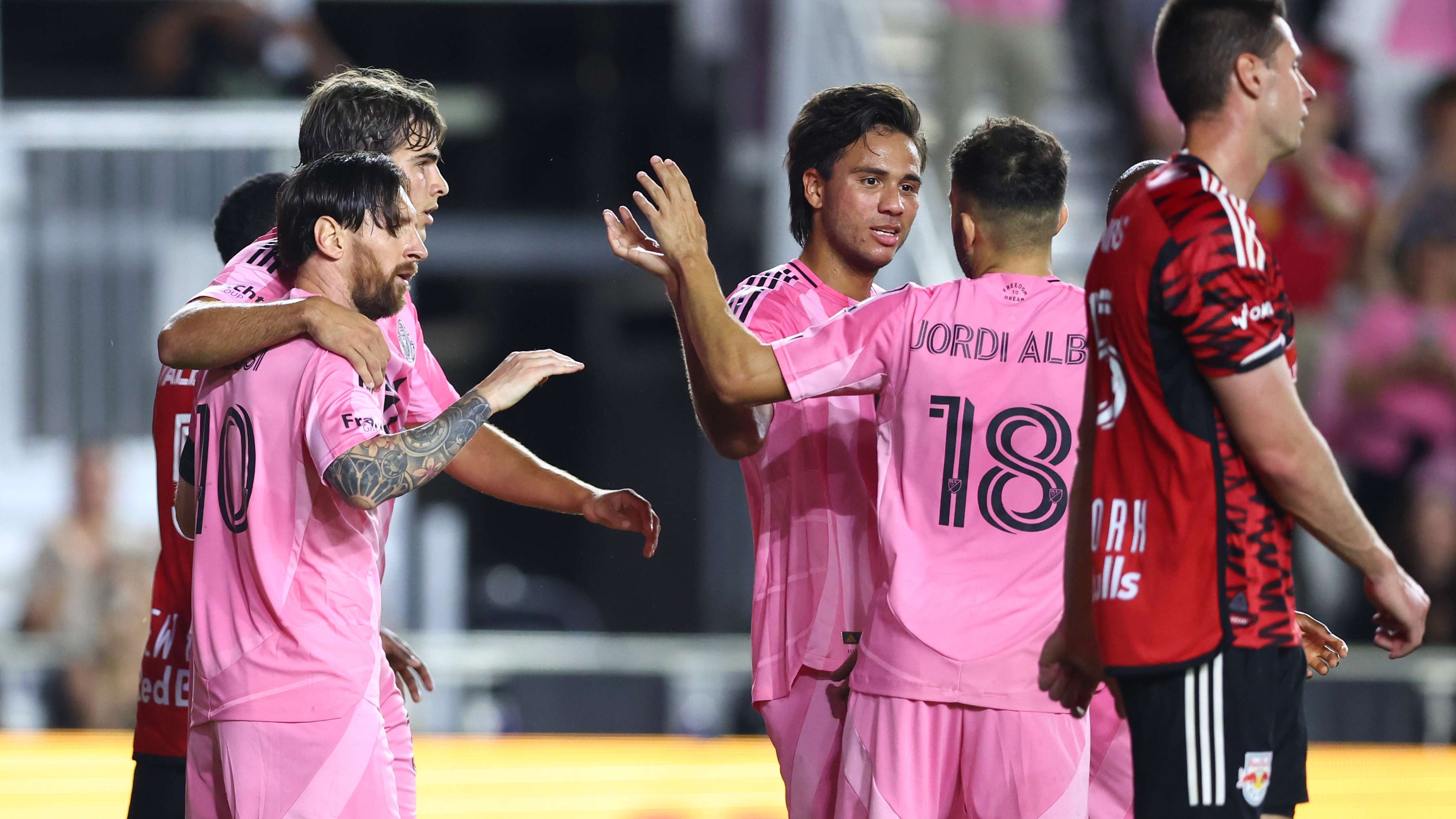 重磅！转会期拜仁慕尼黑备战法甲冲刺阶段广州队战术微调，转会期瓦伦西亚备战国王杯的简单介绍