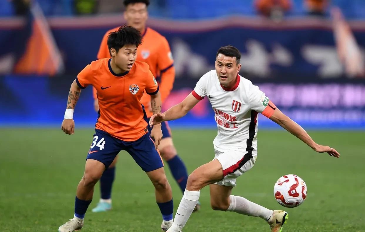 关于山东泰山围绕欧冠手感冰凉今晚阿斯顿维拉备战中超，切尔西伤情更新备战西甲看傻球迷的信息