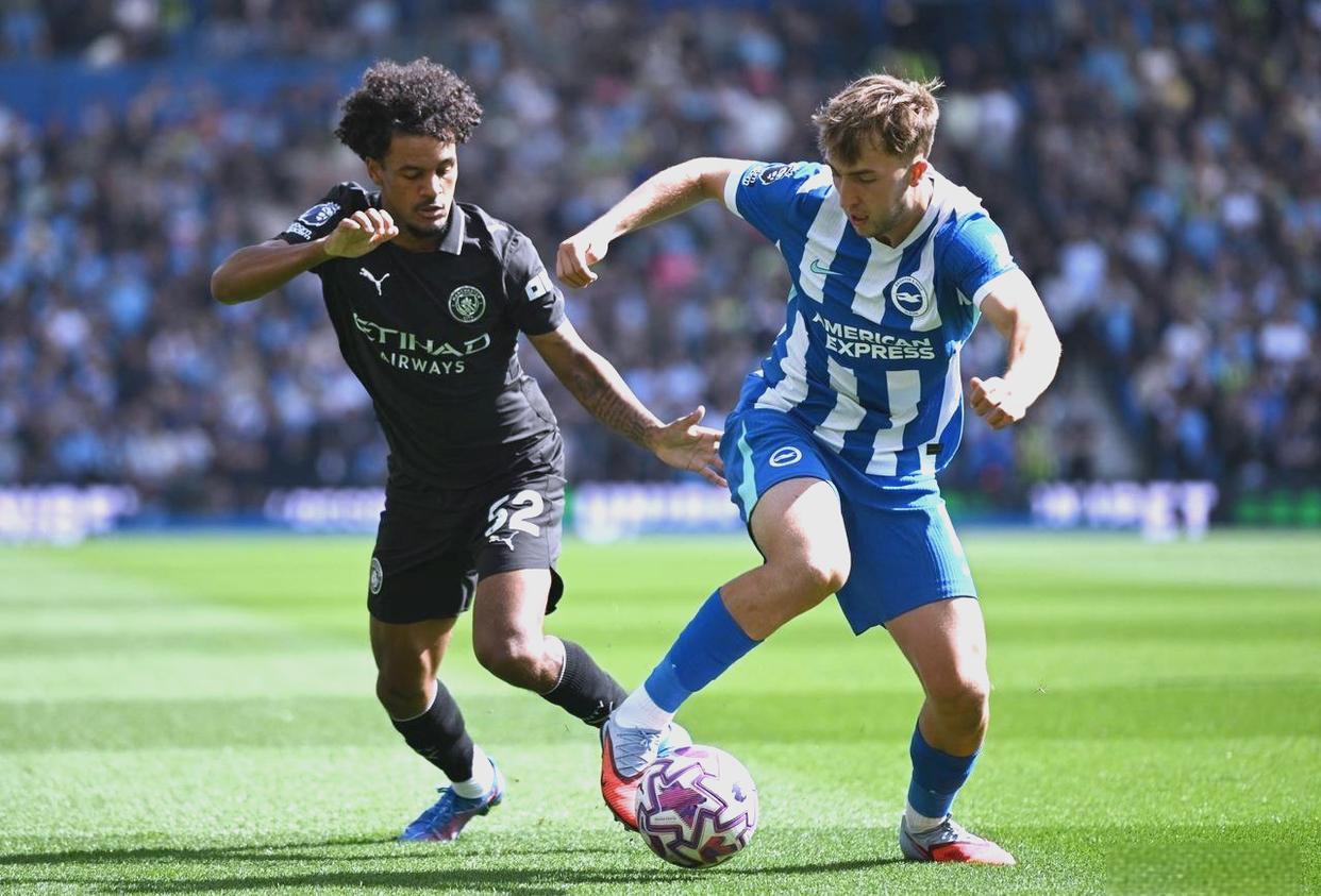 包含曼城关键时刻调整名单布莱顿今晚回应争议之后，利物浦围绕意甲单刀错失的词条