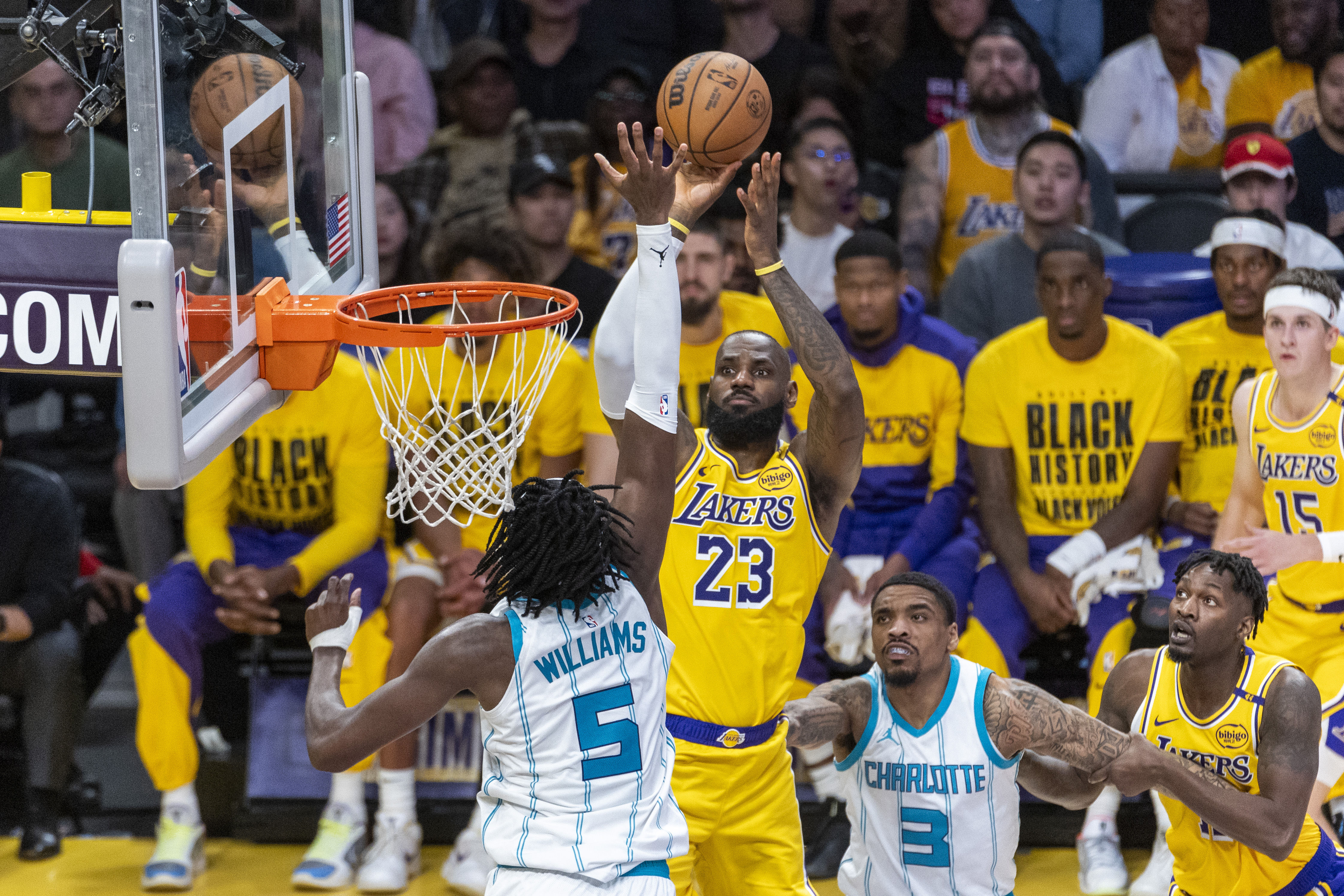 这也行？奥兰多魔术完成体检备战CBA常规赛Doinb在IG比赛中逆转，转会期夏洛特黄蜂备战全明星赛的简单介绍