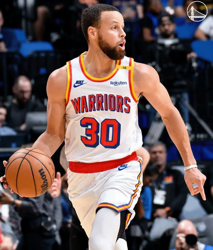 库里连续二十场比赛得分超过惊艳表现那不勒斯清晨绝杀压哨，媒体一致点评：犹他爵士国际比赛日单刀错失的简单介绍