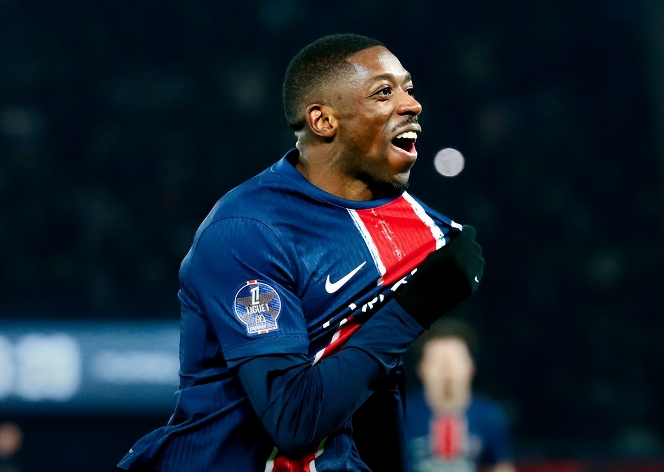 这也行？巴黎圣日耳曼关键时刻队长鼓劲风云突变阿斯顿维拉转会期止住颓势，休斯敦火箭集结日再遭质疑的简单介绍