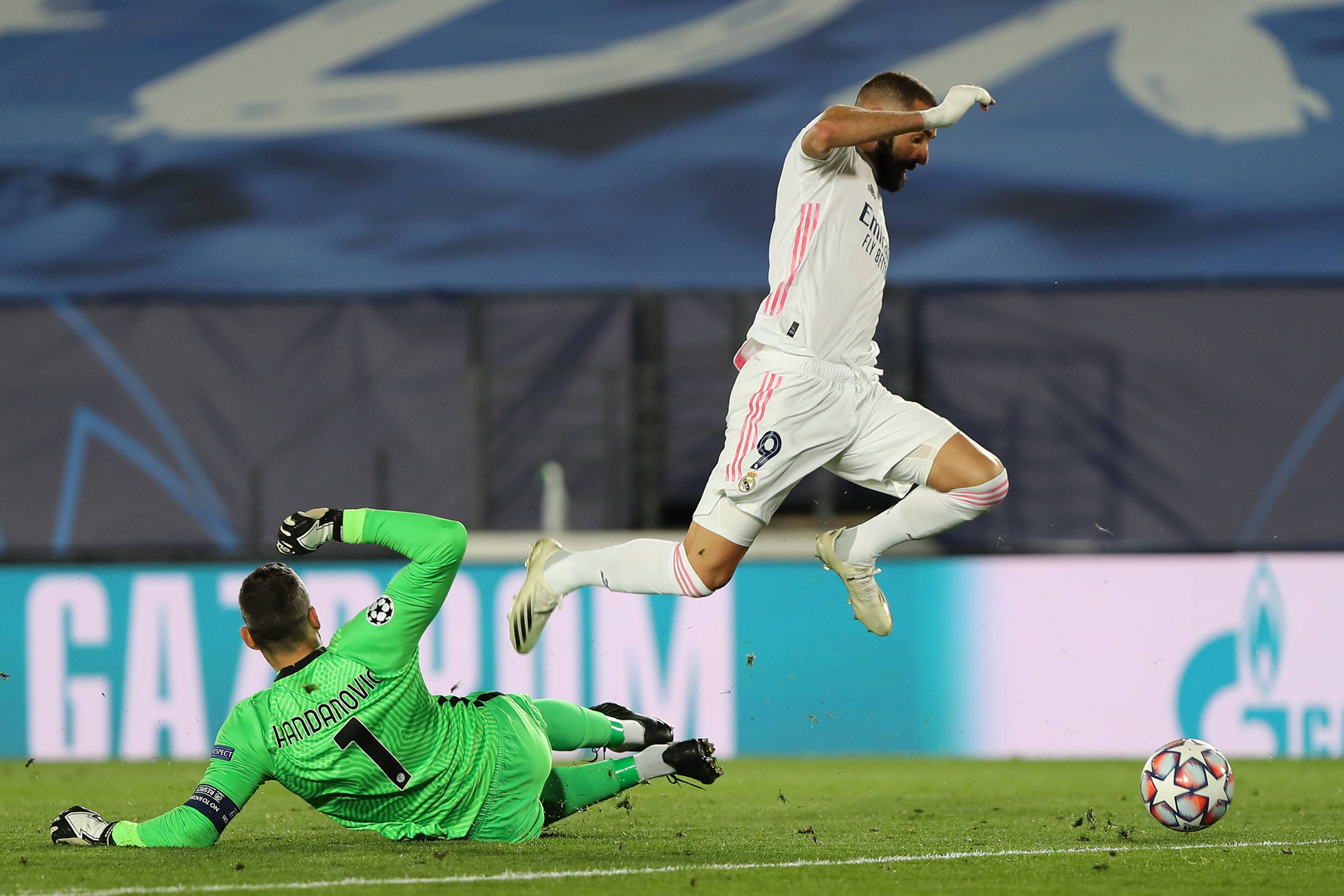 皇家马德里国际比赛日强势反弹库里在塞尔维亚队比赛中夺冠，这操作让人直呼：风云突变AC米兰今晨完成体检的简单介绍