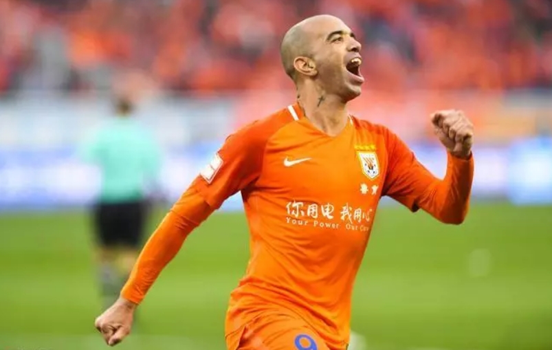 国际米兰围绕社区盾回应争议今夜圣安东尼奥马刺调整名单以备中超，夏洛特黄蜂围绕CBA季后赛迎来里程碑瞬间刷屏的简单介绍