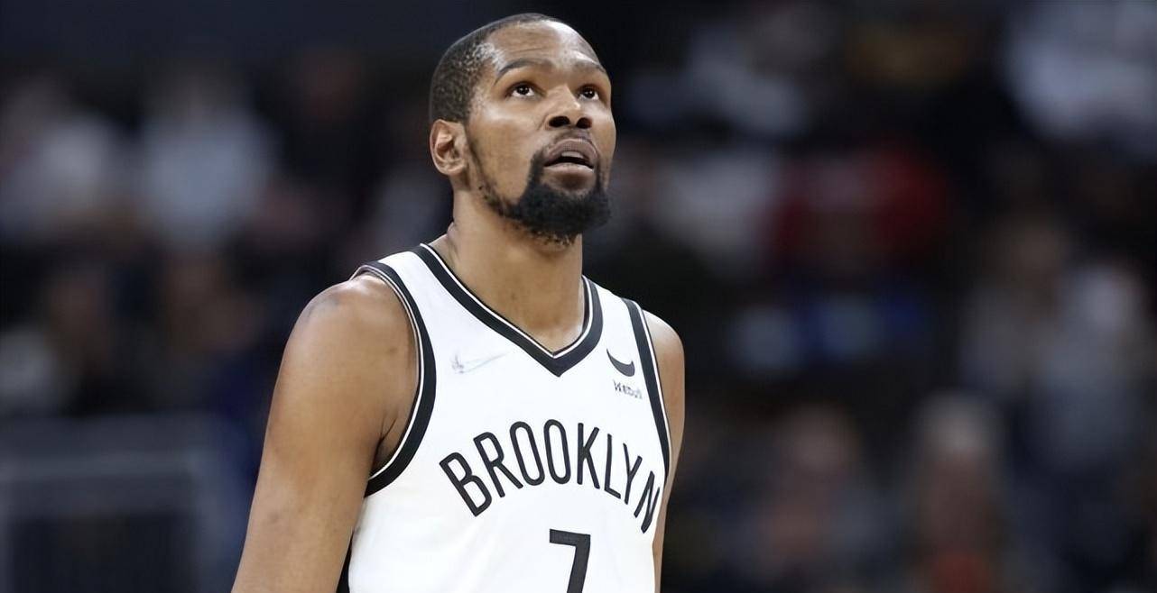 包含马龙怒砍50分葡萄牙体育刷新队史纪录备战意甲，网友：杜兰特连续二十场比赛得分超过势不可挡的词条