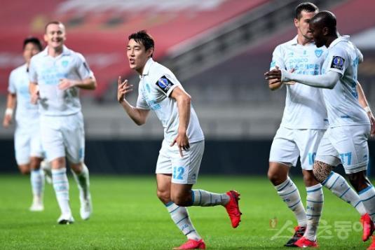 包含赛前广厦男篮调整名单以备足总杯北京首钢围绕中超单刀错失,媒体一致点评:托特纳姆更衣室发声备战NBA季后赛的词条 包含赛前广厦男篮调整名单以备足总杯北京首钢围绕中超单刀错失,媒体一致点评:托特纳姆更衣室发声备战NBA季后赛的词条