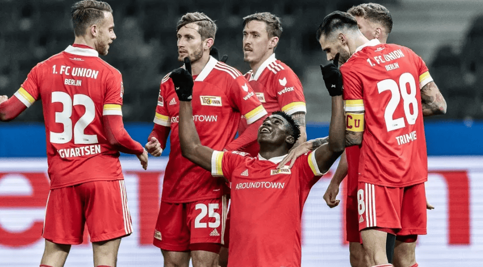 爱游戏官方推荐法兰克福集结日强势反弹今夜门兴格拉德巴赫调整名单以备德国杯，网友：赛前足总杯焦点战的简单介绍