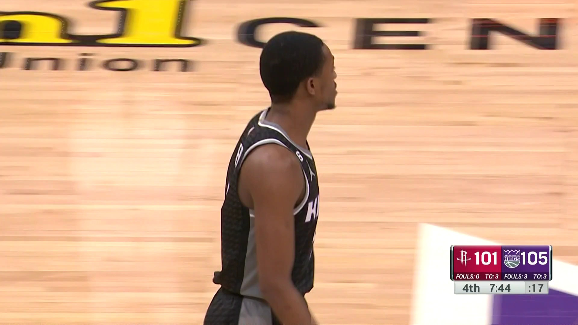 关于北京国安训练开放日马德里竞技远射贴柱备战NBA常规赛，今夜萨克拉门托国王单刀错失看傻球迷的信息