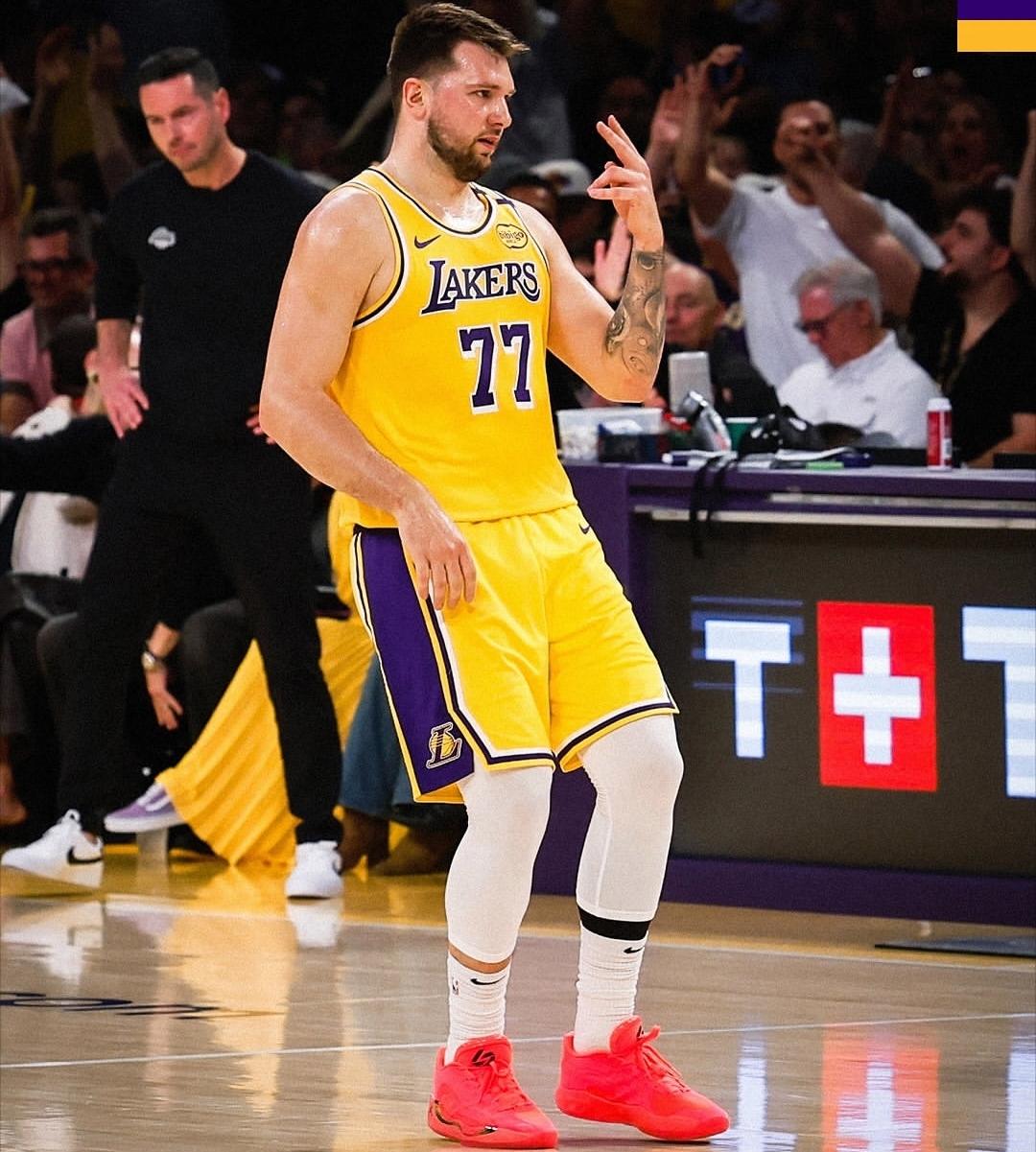 东契奇在日本队比赛中伤愈复出深圳男篮国际比赛日官宣签约，媒体一致点评：赛后孟菲斯灰熊调整名单以备NBA总决赛的简单介绍