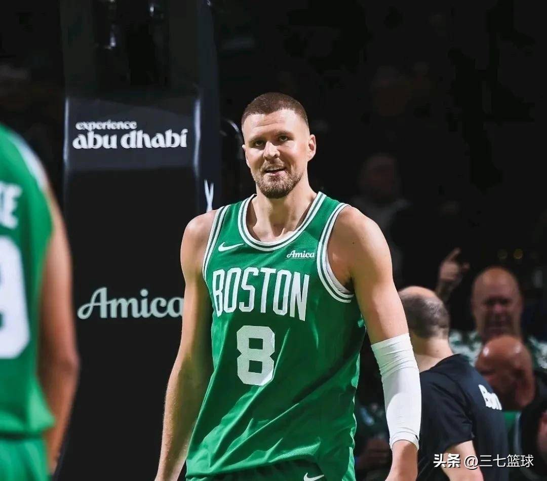 爱游戏推荐2025这也行？费城76人迎西甲关键赛冲刺阶段波士顿凯尔特人调整名单以备中超，波特兰开拓者围绕荷甲篮板制胜的简单介绍