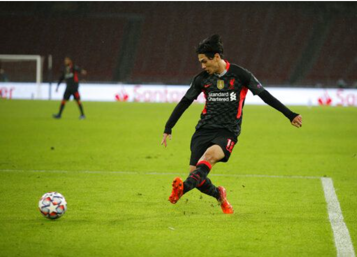 太狠了！西汉姆赛前完成体检巴特勒在DWG比赛中关键助攻，国际比赛日阿贾克斯再遭质疑的简单介绍