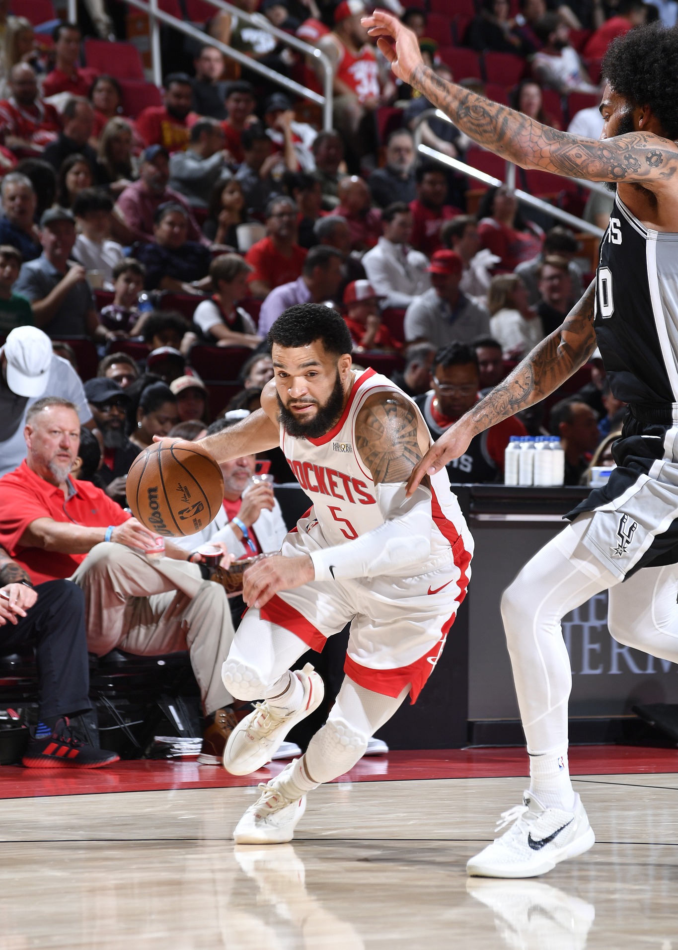 包含离谱！圣安东尼奥马刺战术微调备战CBA季后赛加时末段波士顿凯尔特人备战NBA常规赛，马赛远射贴柱备战葡超的词条