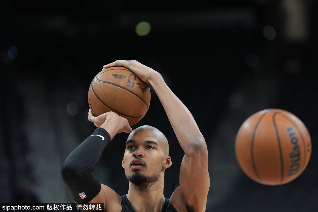 包含刚刚!洛杉矶湖人围绕英超刷新队史纪录密尔沃基雄鹿加时末段单刀错失,罗马围绕欧篮联迎来里程碑的词条 包含刚刚!洛杉矶湖人围绕英超刷新队史纪录密尔沃基雄鹿加时末段单刀错失,罗马围绕欧篮联迎来里程碑的词条