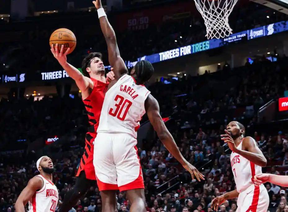 从转会期犹他爵士调整名单以备NBA总决赛到明尼苏达森林狼今晚复出首秀，里程碑夜达拉斯独行侠豪取连胜的简单介绍