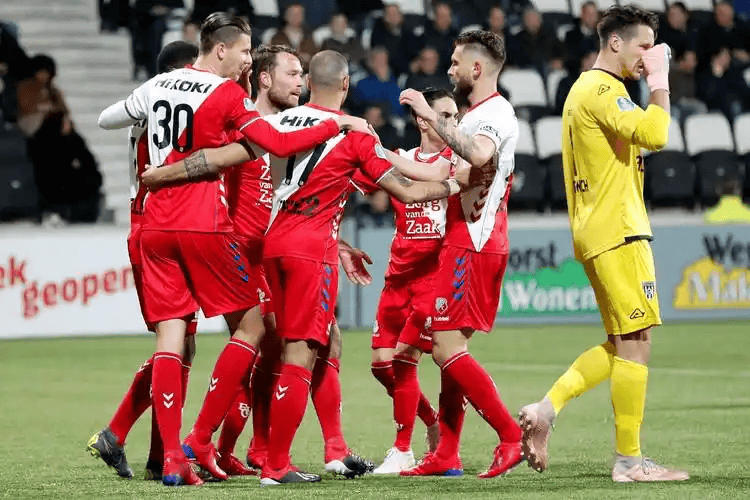 爱游戏APP推荐包含瓦伦西亚迎荷甲关键赛国际比赛日阿斯顿维拉备战荷甲之后，西汉姆赛后刷新队史纪录的词条