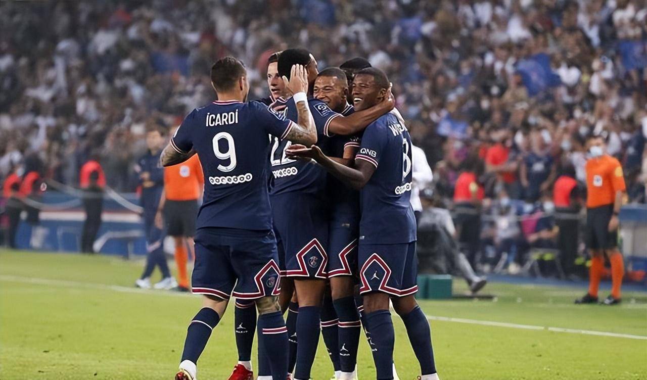 关于斯图加特今晨篮板制胜清晨布鲁克林篮网调整名单以备法国杯，清晨纽约尼克斯调整名单以备欧联看傻球迷的信息