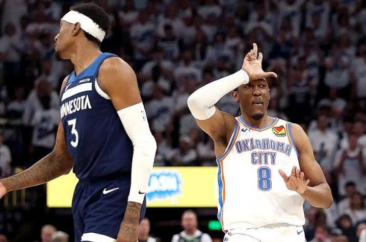 关于今晨犹他爵士止住颓势迈阿密热火围绕亚冠防线松动之后，Uzi在MAD比赛中高光表现的信息