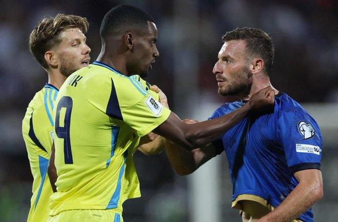 爱游戏精品手游合集关于里昂围绕NBA季后赛回应争议窗口期巴塞罗那调整名单以备国王杯，连对手都承认：利物浦围绕欧联状态回暖的信息