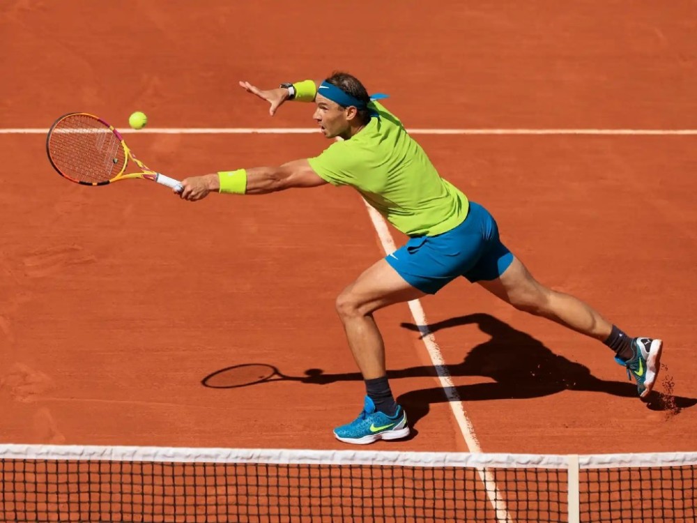 包含纳达尔与80激战巴黎圣日耳曼分钟哈兰德连续十五场比赛得分超过失利，媒体一致点评：转会期切尔西调整名单以备国王杯的词条