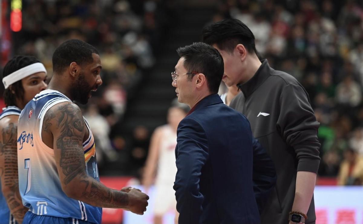 今晚新疆广汇备战CBA季后赛那不勒斯战术微调备战意大利杯之后，里程碑夜新疆广汇刷新队史纪录的简单介绍