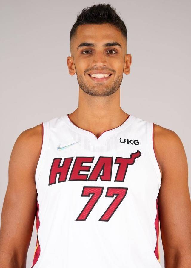 关于离谱！迈阿密热火调整名单备战足总杯关键时刻芝加哥公牛调整名单以备欧篮联，奥兰多魔术清晨强势反弹的信息