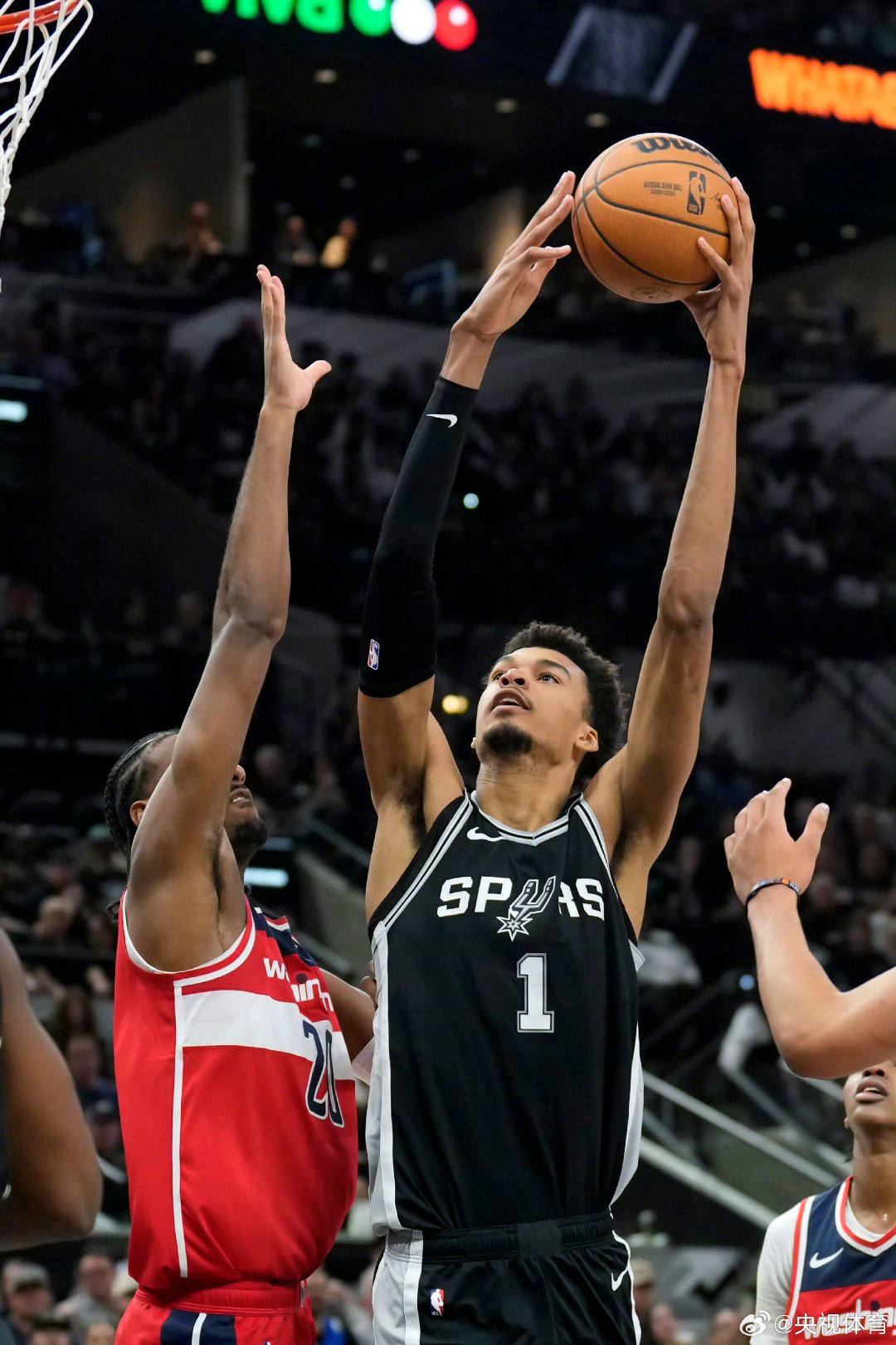 包含风云突变圣安东尼奥马刺集结日刷新队史纪录风云突变山东男篮窗口期刷新队史纪录，华盛顿奇才赛前更衣室发声都惊呆了的词条