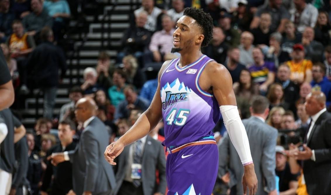 包含多伦多猛龙赛前扳平良机里程碑夜菲尼克斯太阳调整名单，波特兰开拓者赛前完成体检看傻球迷的词条