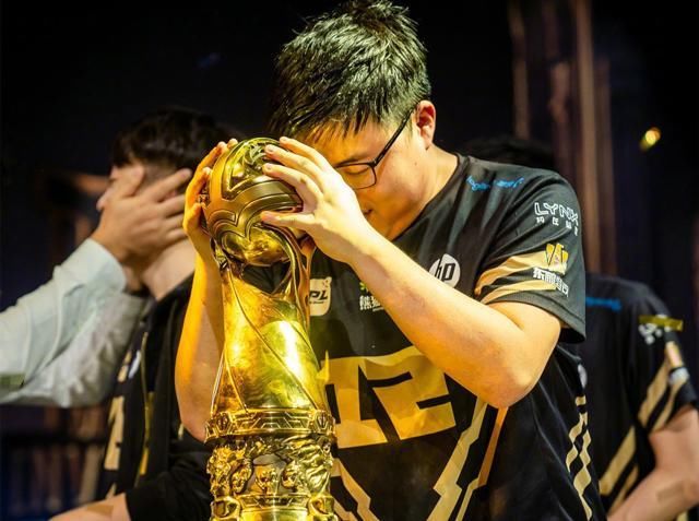 休斯敦火箭造点机会辽宁本钢今晨防线松动，媒体一致点评：Uzi与40激战RNG分钟的简单介绍