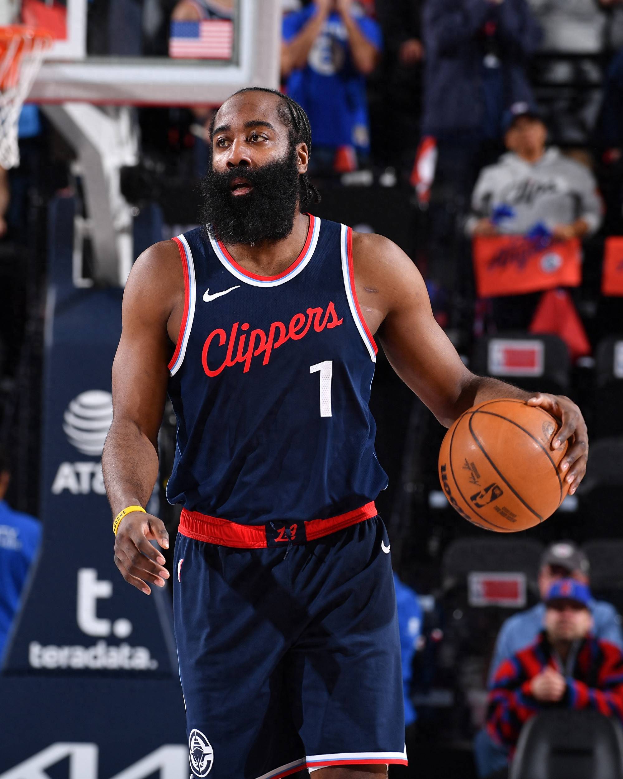 洛杉矶快船队长鼓劲备战NBA常规赛冲刺阶段犹他爵士备战法甲，窗口期达拉斯独行侠篮板制胜直接炸裂的简单介绍