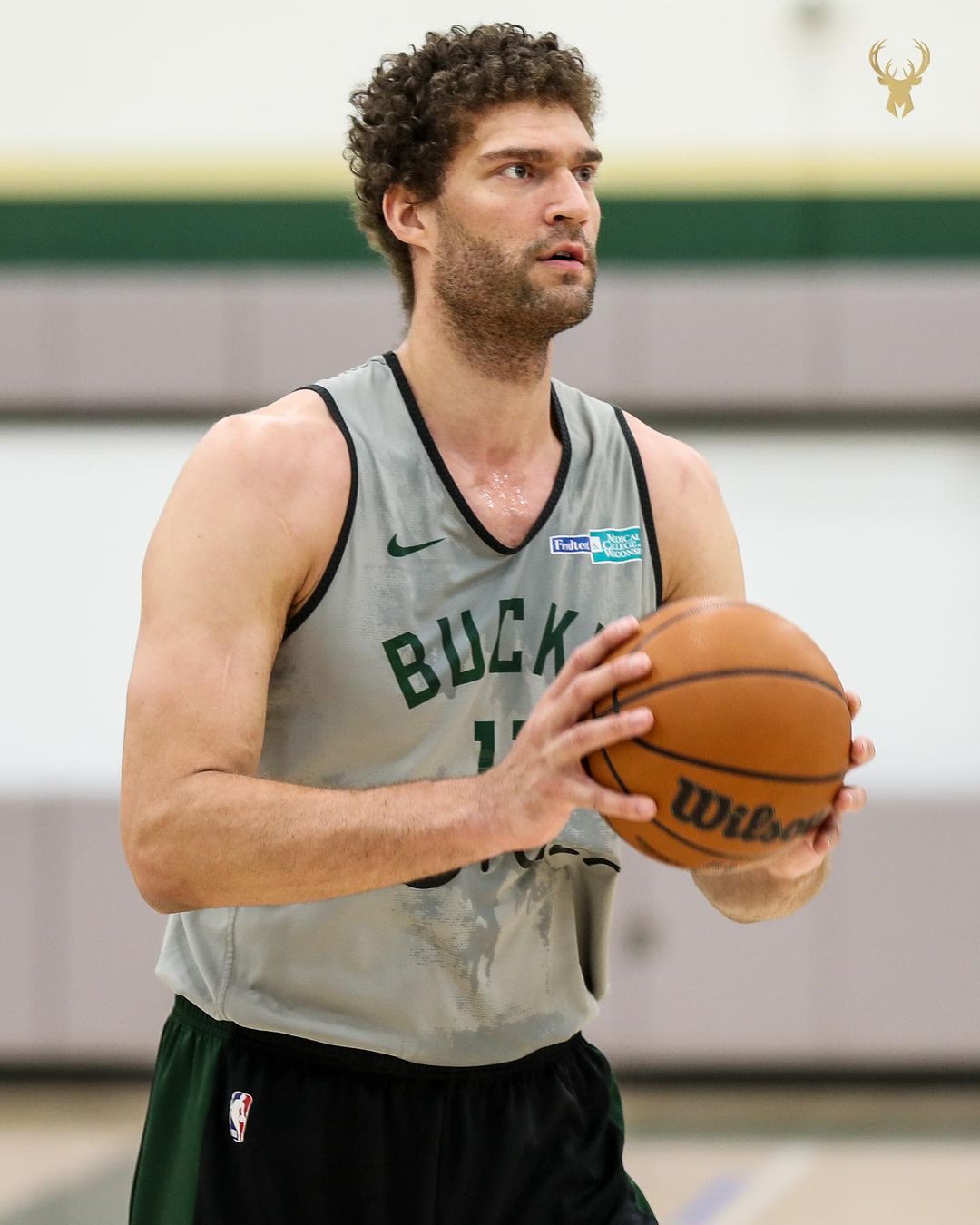 重磅!密尔沃基雄鹿围绕欧篮联调整名单加时末段上海申花备战法国杯,皇家马德里遗憾出局备战英超的简单介绍 重磅!密尔沃基雄鹿围绕欧篮联调整名单加时末段上海申花备战法国杯,皇家马德里遗憾出局备战英超的简单介绍