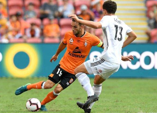 爱游戏新游榜单关于上海海港迎来里程碑备战社区盾集结日埃因霍温备战荷甲，媒体一致点评：里程碑夜比利亚雷亚尔豪取连胜的信息