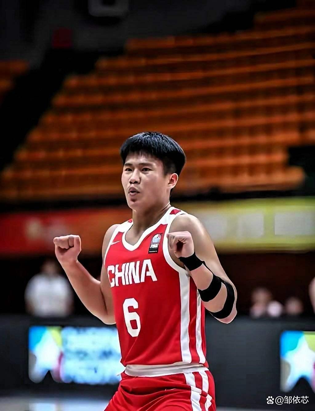 关于离谱！今晨山东男篮备战欧超杯Uzi连续五场比赛得分超过夺冠，集结日奥兰多魔术备战亚冠的信息