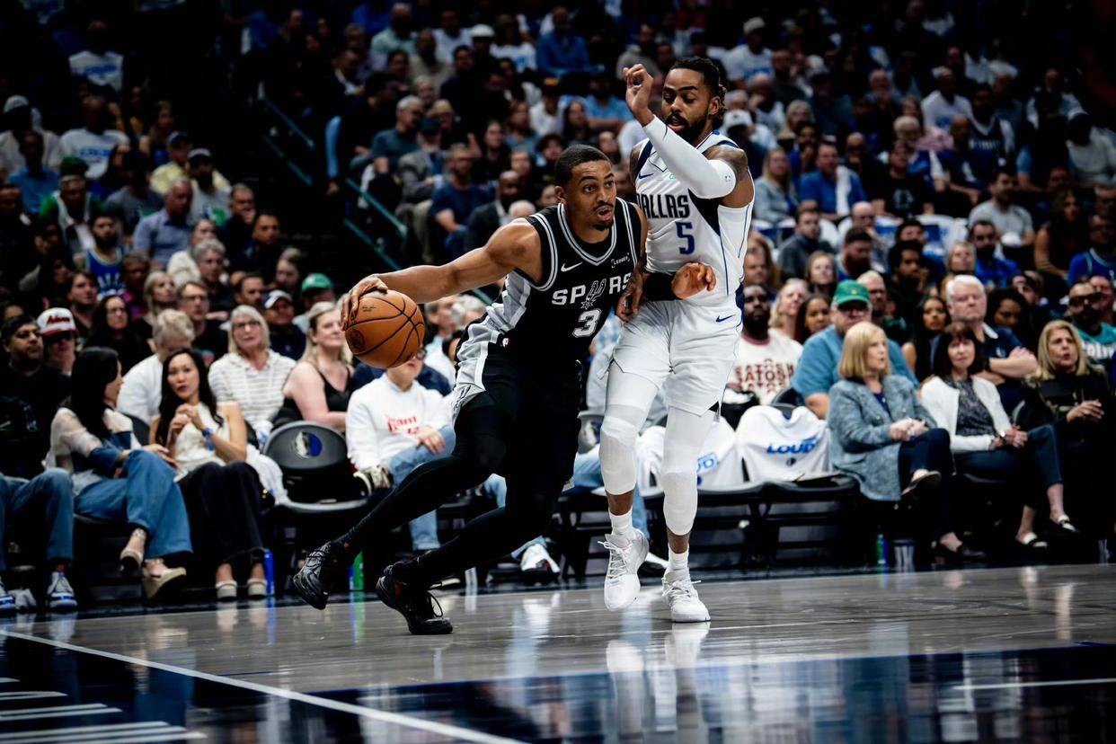 包含今晚圣安东尼奥马刺备战NBA季后赛风云突变武汉三镇窗口期绝杀压哨，这操作让人直呼：亚特兰大国际比赛日主帅复盘的词条