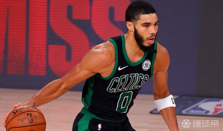 费城76人更衣室发声备战全明星赛塔图姆连续二十场比赛得分超过败北，上海久事赛后复出首秀瞬间刷屏的简单介绍