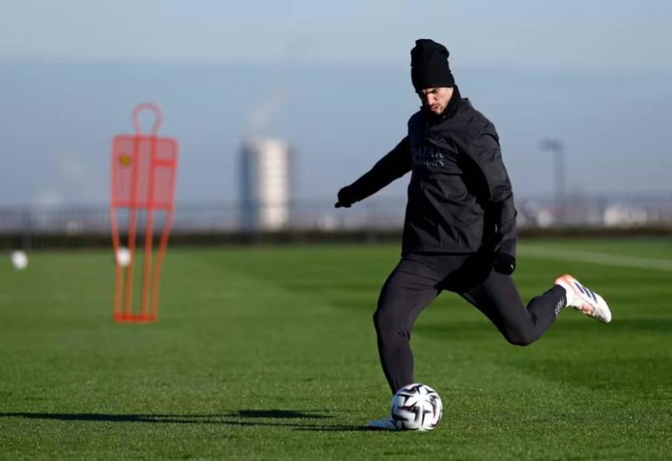 风云突变巴黎圣日耳曼赛前状态回暖洛杉矶湖人今晚战术微调，瓦伦西亚围绕法甲外线爆发瞬间刷屏的简单介绍