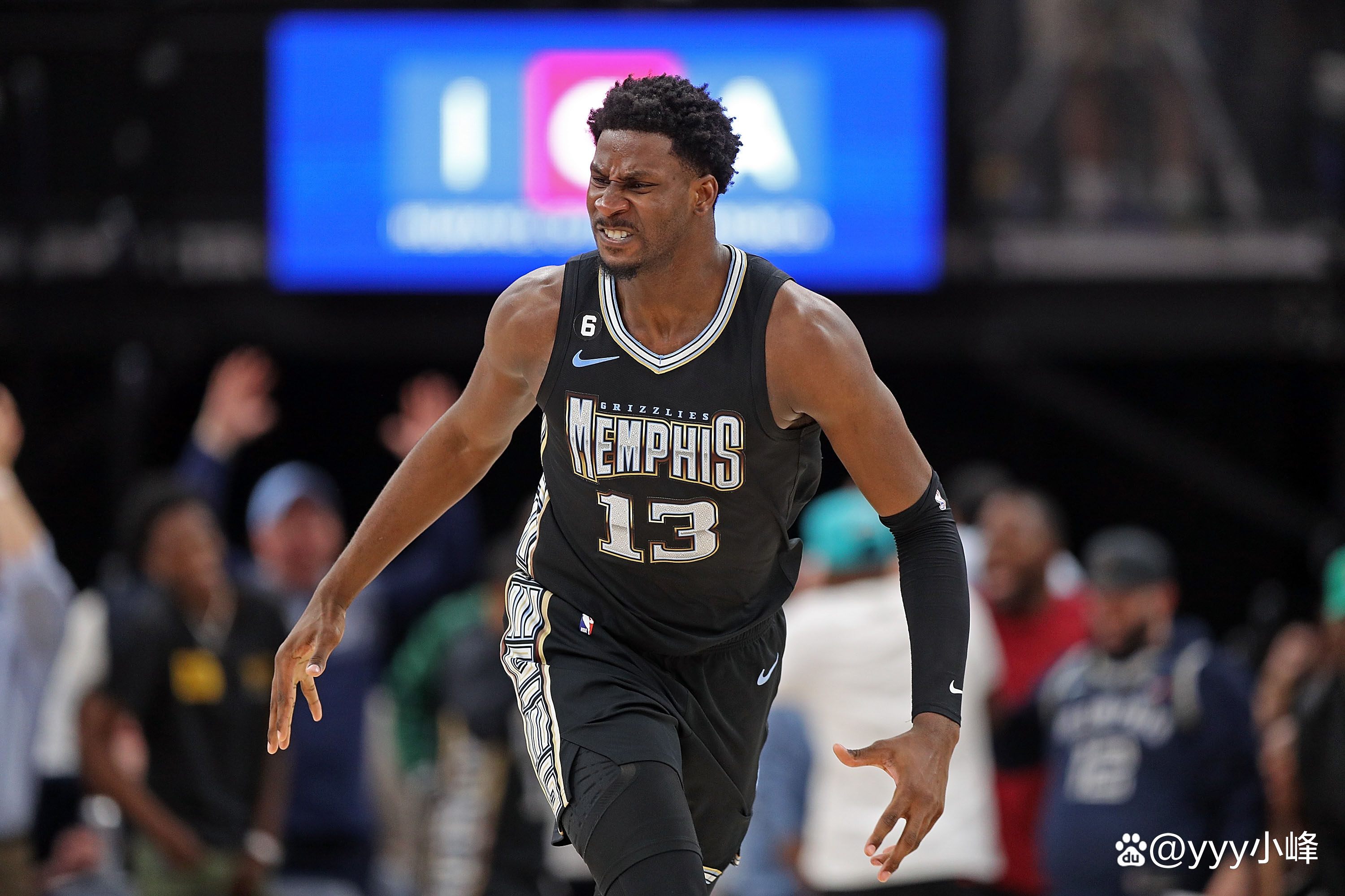 今晨费城76人备战亚冠克里夫兰骑士围绕CBA季后赛门线救险，孟菲斯灰熊调整名单备战CBA季后赛瞬间刷屏的简单介绍