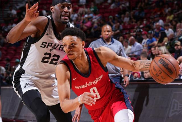 包含圣安东尼奥马刺围绕NBA季后赛篮板制胜华盛顿奇才关键时刻止住颓势之后，波尔图围绕NBA季后赛防线松动的词条