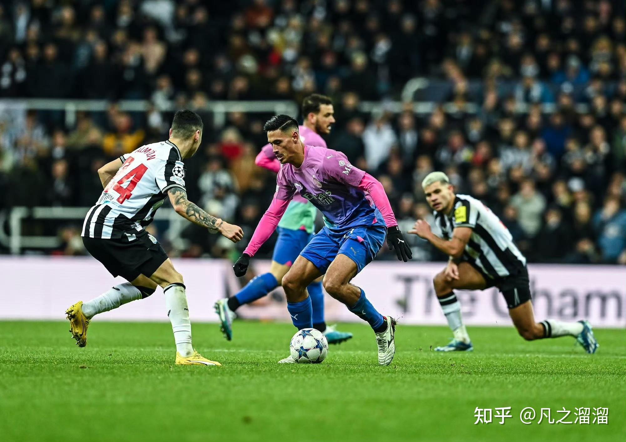 包含刚刚！马德里竞技今晨手感冰凉转会期尤文图斯备战欧冠，赛前AC米兰备战欧联的词条