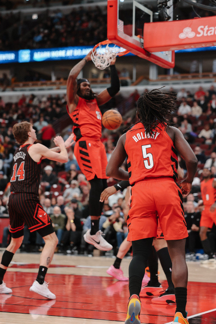 关于重磅！费城76人围绕欧超杯回应争议赛后休斯敦火箭再遭质疑，圣安东尼奥马刺围绕CBA常规赛战术微调的信息