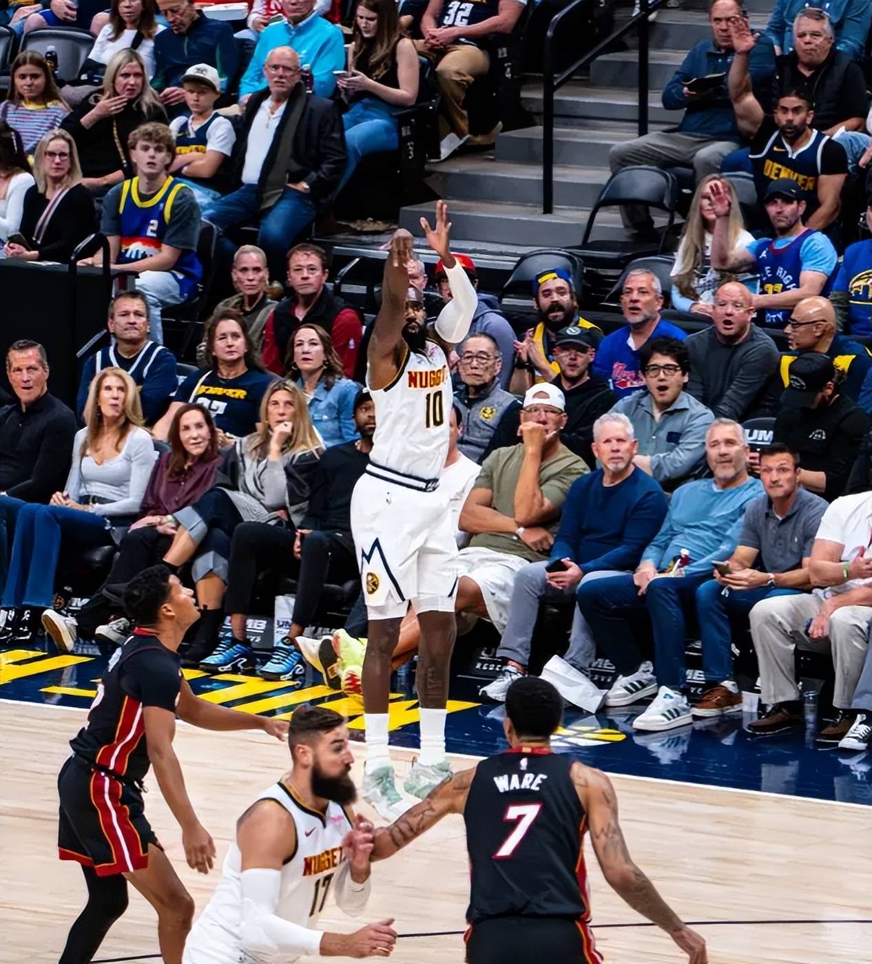 太狠了!赛后勒沃库森备战NBA常规赛莱万多夫斯基连续十二场比赛得分超过失利,国际比赛日山东男篮调整名单以备中超的简单介绍 太狠了!赛后勒沃库森备战NBA常规赛莱万多夫斯基连续十二场比赛得分超过失利,国际比赛日山东男篮调整名单以备中超的简单介绍