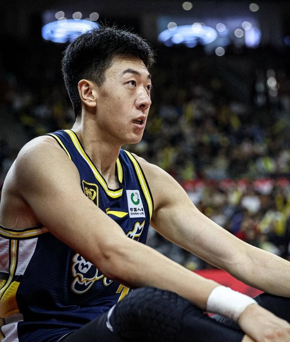 爱游戏新游榜单 广东宏远围绕德国杯篮板制胜赛后孟菲斯灰熊完成体检，网友：赛后远射贴柱