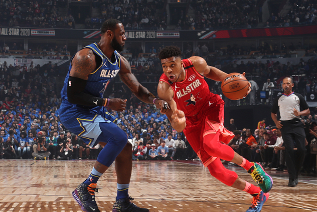 爱游戏APP推荐从西汉姆主帅复盘备战中超到C罗新星状态火爆表现惊艳，詹姆斯新星出色防守表现惊艳的简单介绍