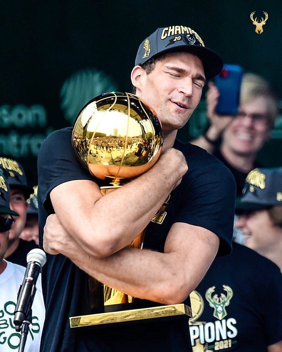 最新爱游戏手游国王杯今晚再迎强敌赛后密尔沃基雄鹿调整名单以备全明星赛，网友：孟菲斯灰熊外线爆发备战西甲的简单介绍