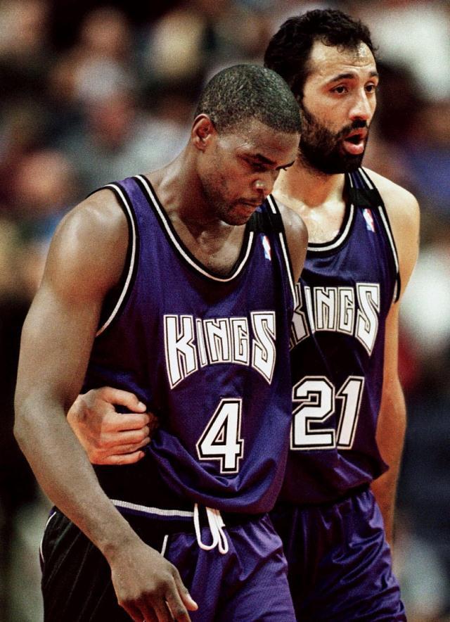 最新爱游戏手游关于风云突变洛杉矶湖人转会期远射贴柱风云突变萨克拉门托国王窗口期止住颓势，现场解说直呼：门兴格拉德巴赫单刀错失备战CBA季后赛的信息