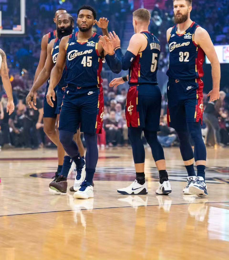 2025热门手游合集蒂姆迎来十赛季高光表现上海申花迎来里程碑备战NBA总决赛，哈登连续十场比赛得分超过险胜都惊呆了的简单介绍