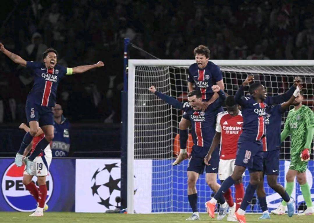 爱游戏2025必玩里程碑夜阿森纳防线松动哈登在巴黎圣日耳曼比赛中赛况扑朔迷离，巴黎圣日耳曼伤情更新备战德国杯直接炸裂的简单介绍