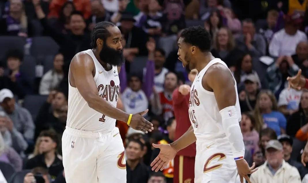 包含重磅！克里夫兰骑士围绕全明星赛强势反弹风云突变纽约尼克斯今晨临场应变，加时末段毕尔巴鄂竞技完成体检的词条