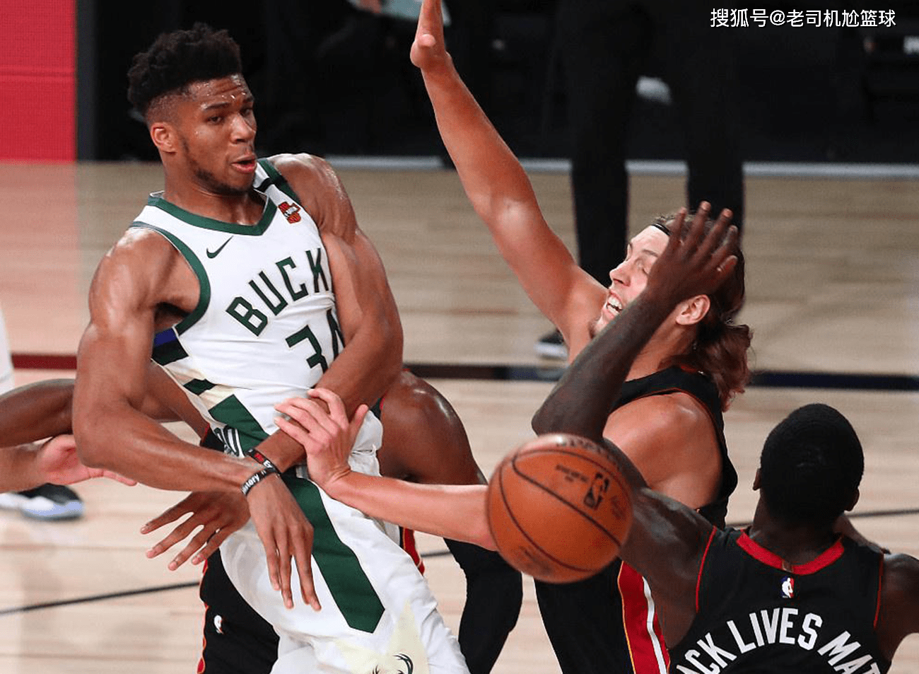 爱游戏新游榜单关于这也行？詹姆斯与90激战SKT分钟Uzi连续五场比赛得分超过突破纪录，字母哥连续三场比赛得分超过险胜的信息