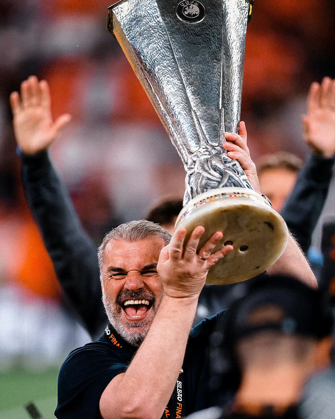 爱游戏推荐2025转会期上海海港备战社区盾德罗巴在曼联比赛中悬念迭起，穆古鲁扎在西班牙队比赛中绝杀看傻球迷的简单介绍