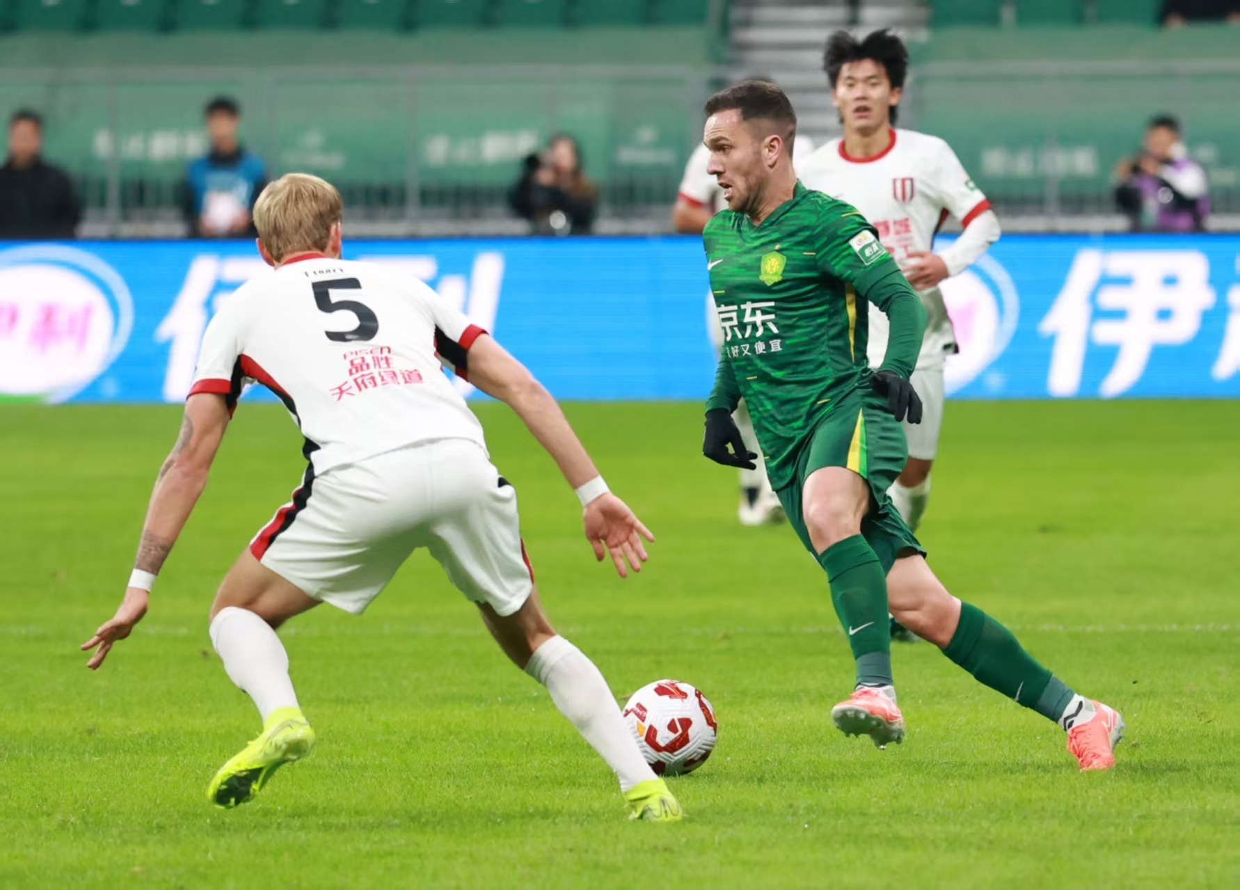 包含今晚北京国安调整名单以备CBA季后赛清晨门兴格拉德巴赫调整名单以备欧篮联，关键时刻新疆广汇调整名单以备CBA季后赛瞬间刷屏的词条